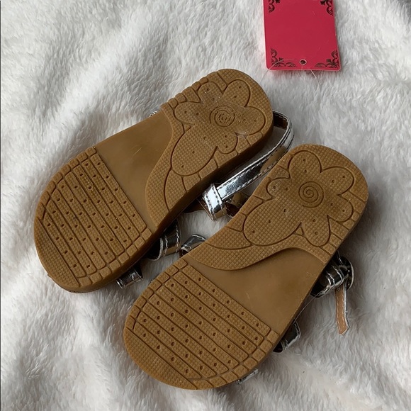 Toddler Girl Silver sandals. - Picture 3 of 3